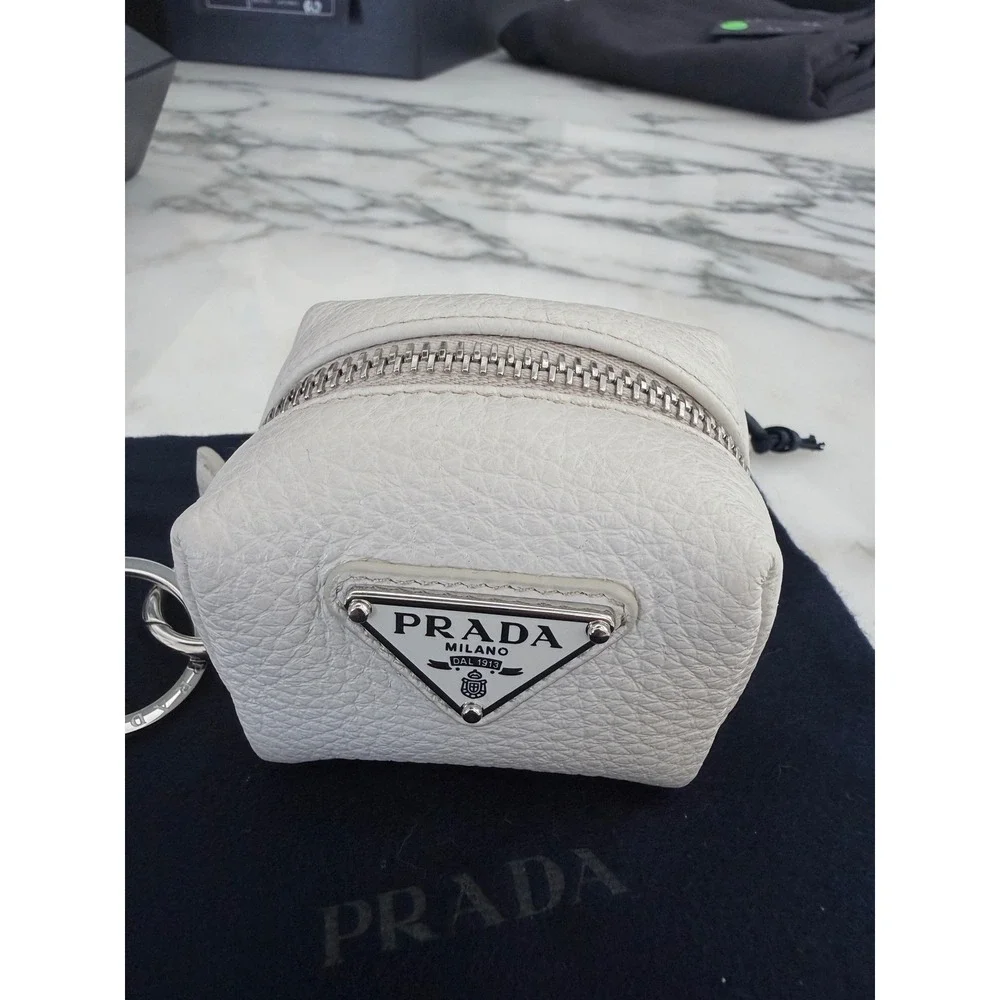 Prada 2TL547 Vitello Daino Leather Pouch Keychain Talco White‎ Carabiner Clip